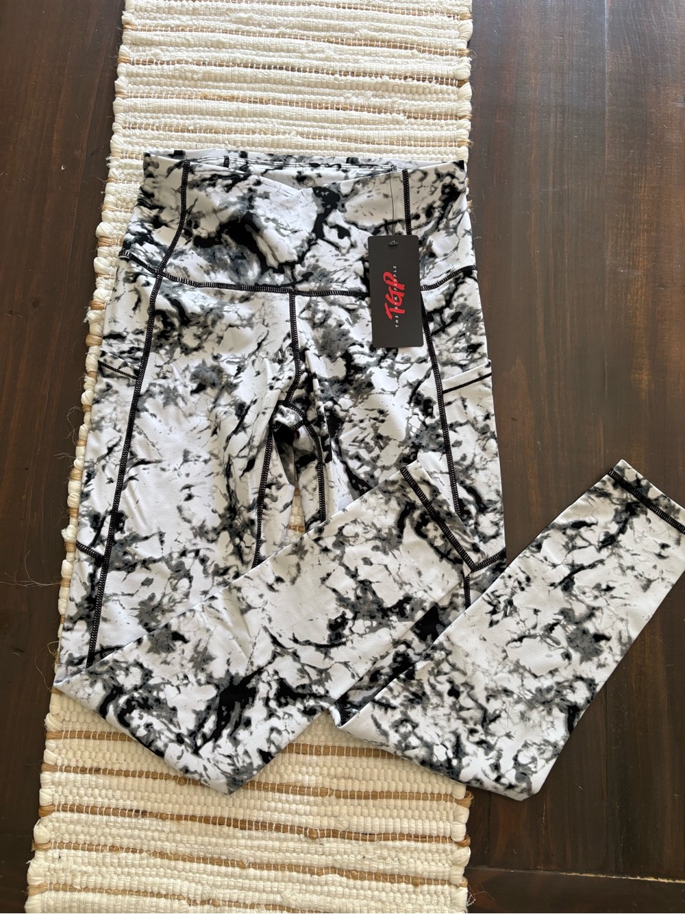 NEW! The Gym People high waist pocketed leggings